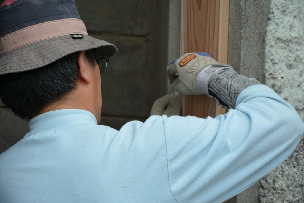 Detalle de acabados profesionales realizados por el equipo reformas zg en un proyecto de mantenimiento.